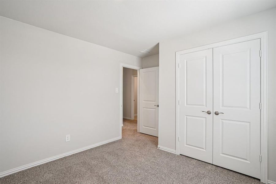 Spacious, unfurnished interior of a new home in Westmoor, Sherman (Image 23).