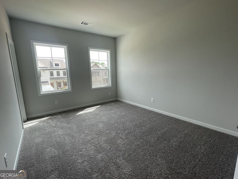 Spacious, unfurnished interior of a new home in Enclave at Logan Point, Loganville (Image 27).
