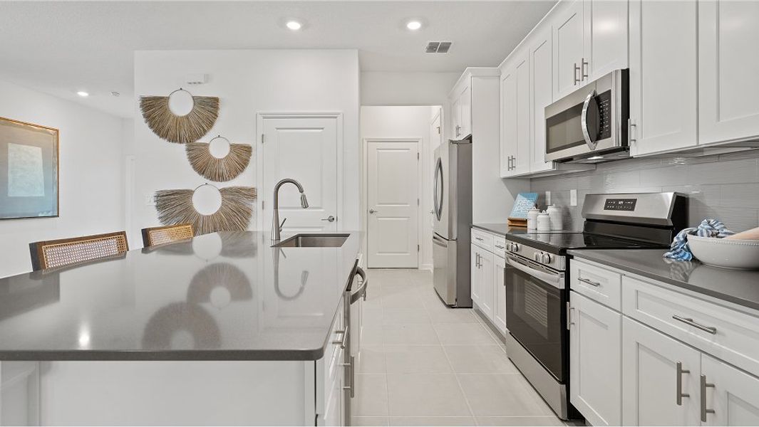 1553 Siesta Kitchen 2of2 F1