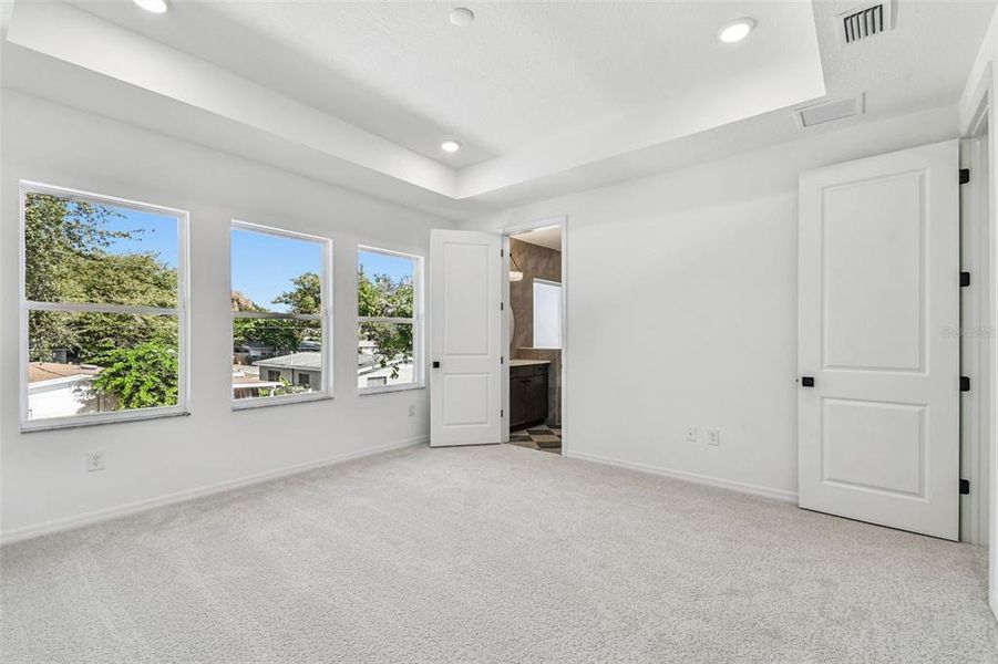 Spacious, unfurnished interior of a new home in City of Tampa, Tampa (Image 45).