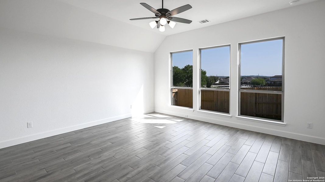 Spacious, unfurnished interior of a new home in Cibolo Valley Heights 65', Cibolo (Image 22). Spacious, unfurnished interior of a new home in Cibolo Valley Heights 65', Cibolo (Image 22).
