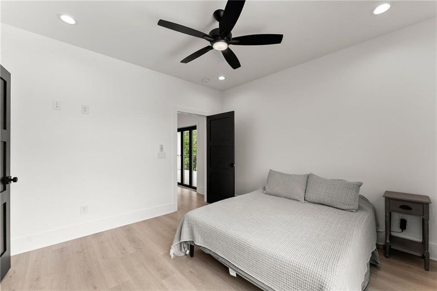 Furnished interior view inside a new home in , Hartwell (Image 49).