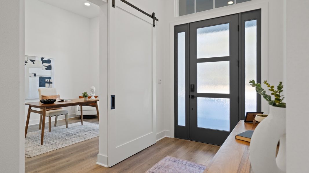 Representative furnished interior of a home built from the 2697F by Perry Homes in Southern Hills, Brooksville (Image 6).