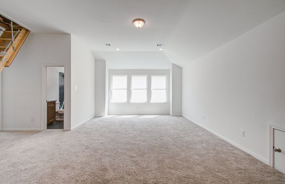 Spacious, unfurnished interior of a new home in Harmony Cove, Humble (Image 43).
