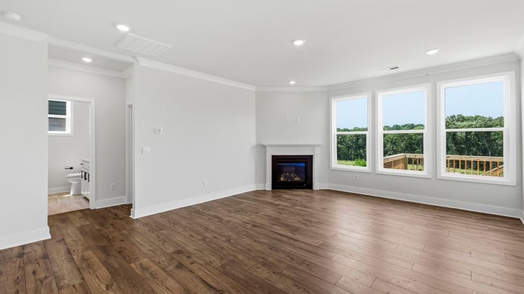 Spacious, unfurnished interior of a new home in Sunset Summits, Spartanburg (Image 17).