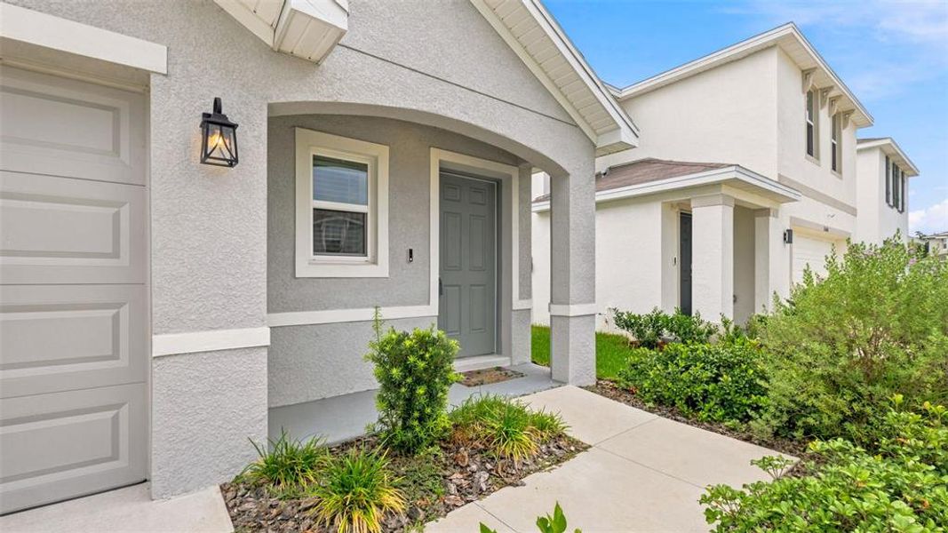 Exterior details and patio area of a home in Northwater at Two Rivers, Zephyrhills (Image 4).