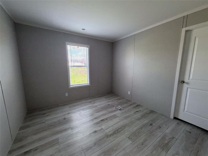 Spacious, unfurnished interior of a new home in , Grandview (Image 18).