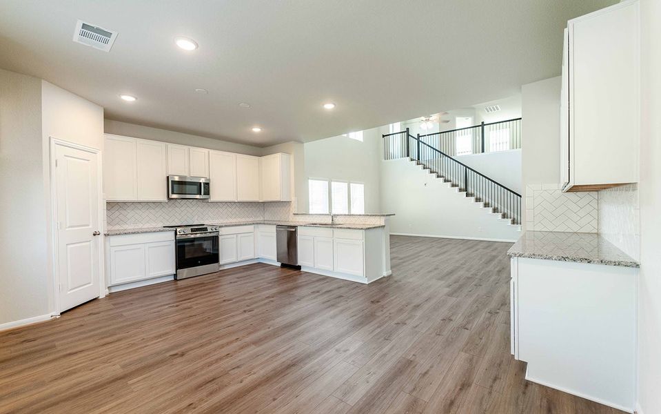 Spacious, unfurnished interior of a new home in Grande Estates, Bertram (Image 14).