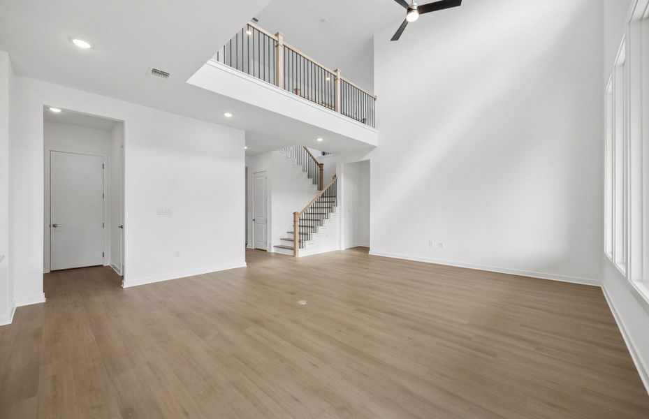 Spacious, unfurnished interior of a new home in Kuempel Farms, Pflugerville (Image 23).