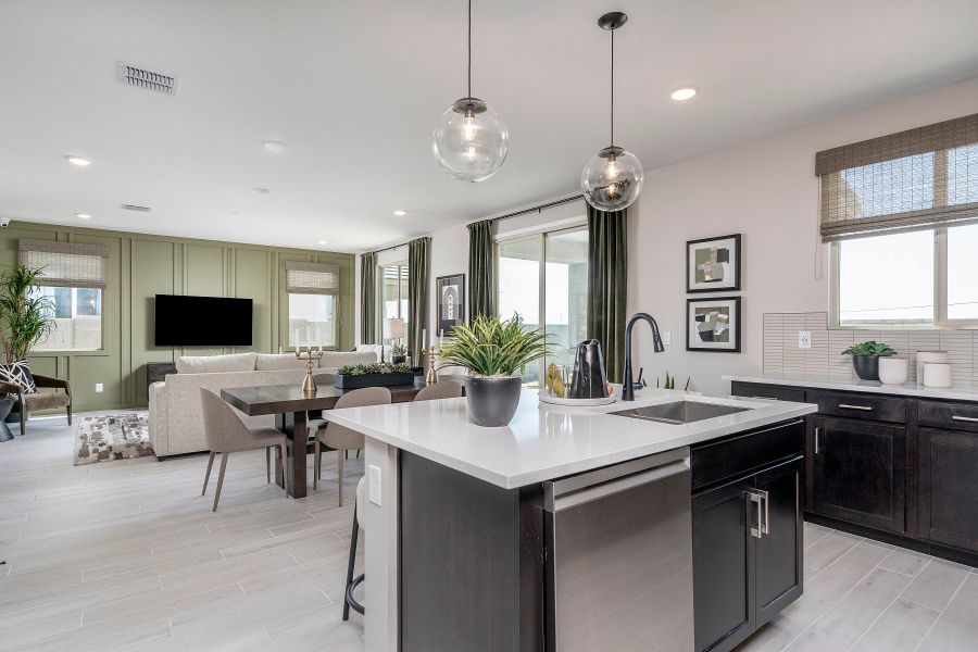 Representative furnished interior of a home built from the Grand by Risewell Homes in Bentridge, Buckeye (Image 7).