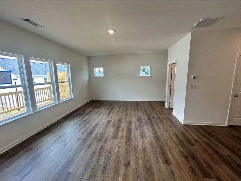 Spacious, unfurnished interior of a new home in Old Salem Crossing, Conyers (Image 17).