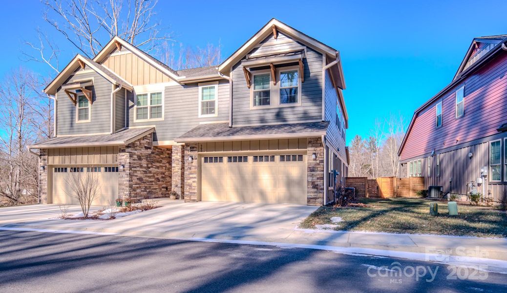 Image 38 of a home in .