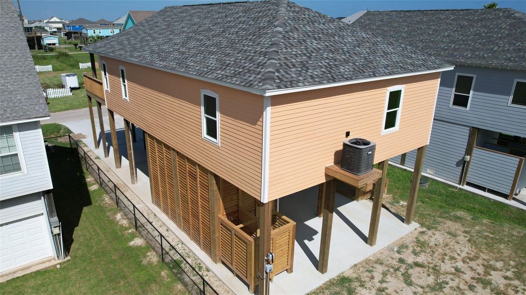 Exterior details and patio area of a home in , Bolivar Peninsula (Image 35).