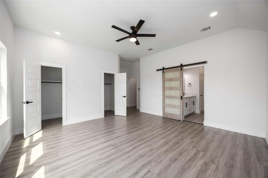 Spacious, unfurnished interior of a new home in , Houston (Image 23).