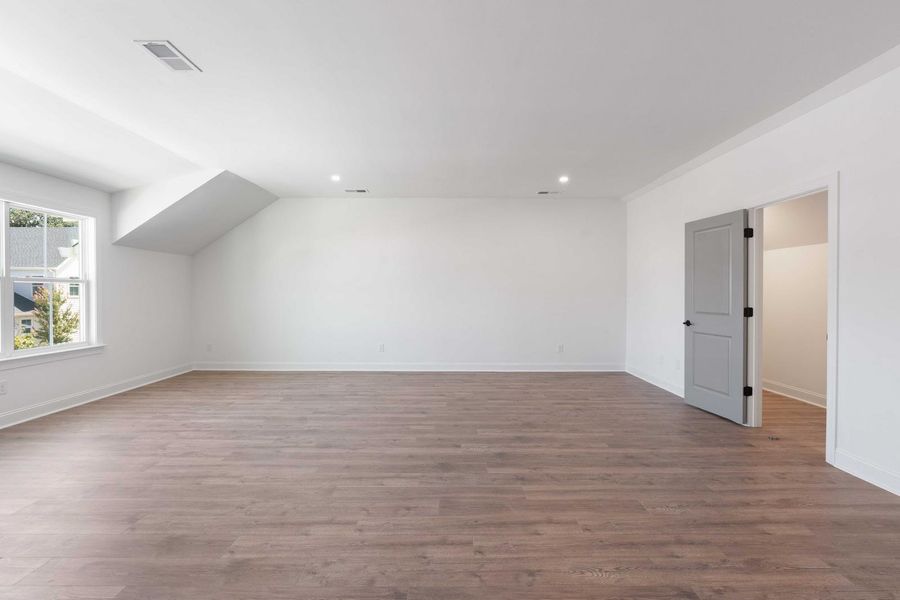 Spacious, unfurnished interior of a new home in , Johns Island (Image 38).