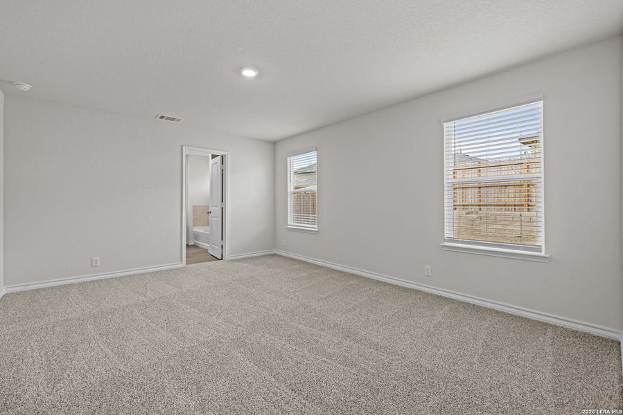 Spacious, unfurnished interior of a new home in Redbird Ranch, San Antonio (Image 24).