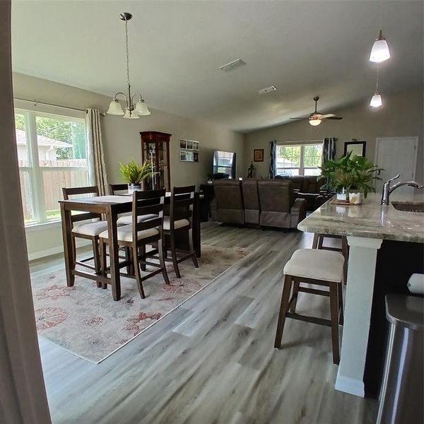 Furnished interior view inside a new home in , Dunnellon (Image 17).