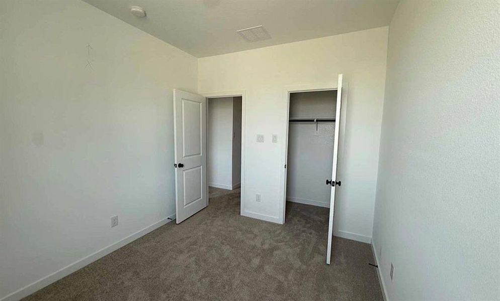 Spacious, unfurnished interior of a new home in Collin Creek, Plano (Image 16).