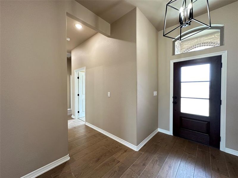 Spacious, unfurnished interior of a new home in , Lorena (Image 16).