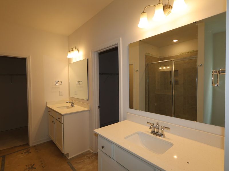 Owner's Bathroom Owner's Bathroom