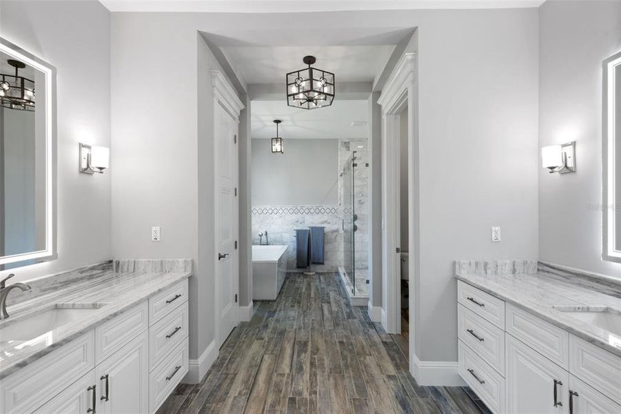 Furnished interior view inside a new home in , Thonotosassa (Image 31).