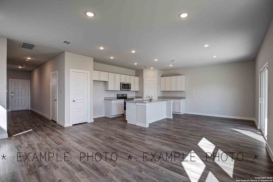 Image 20 of a home in Mesa Vista.