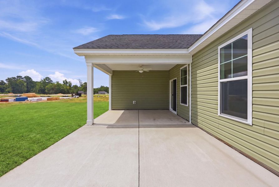 Exterior details and patio area of a home in Oak Grove, Conway (Image 4).