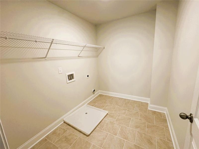 Spacious, unfurnished interior of a new home in Paces Estates, Lithia Springs (Image 15).