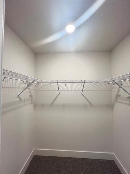 Spacious, unfurnished interior of a new home in Hill Country Estates, Dade City (Image 25).