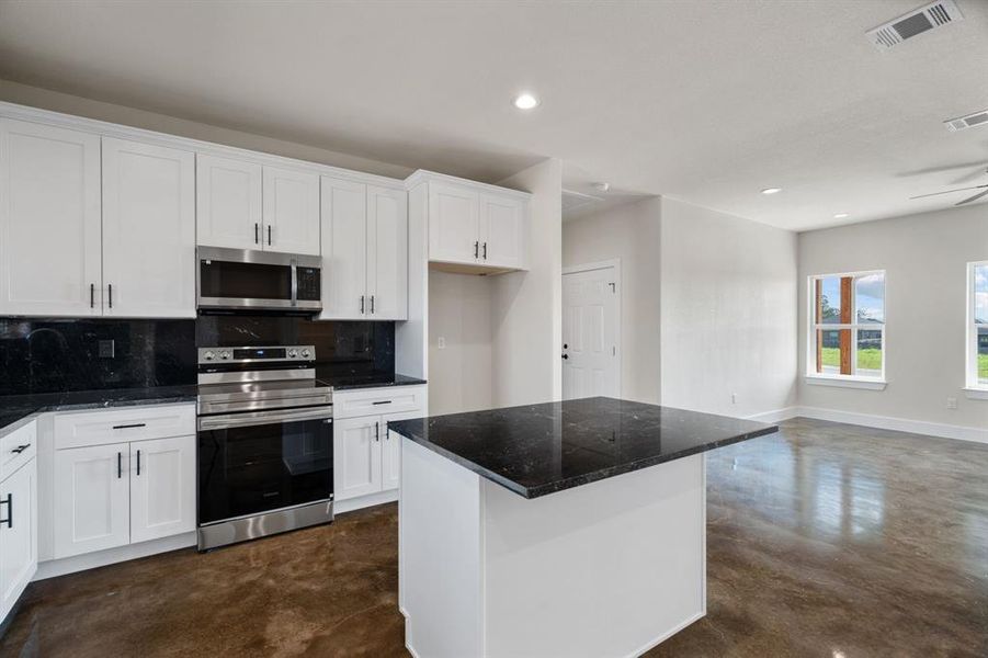 Furnished interior view inside a new home in , Hico (Image 7).