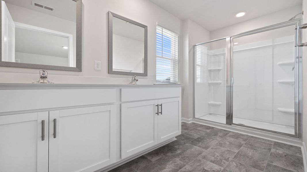 Furnished interior view inside a new home in Harrier Point, Woodruff (Image 15).