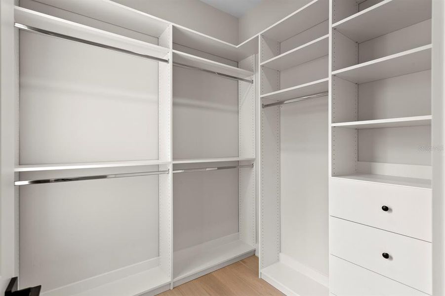 Spacious, unfurnished interior of a new home in , Tampa (Image 45).