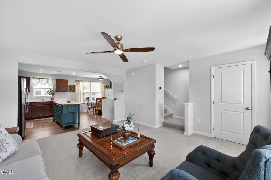 08_424_Emerald_Shire_Wy-Living_room-1151 08_424_Emerald_Shire_Wy-Living_room-1151