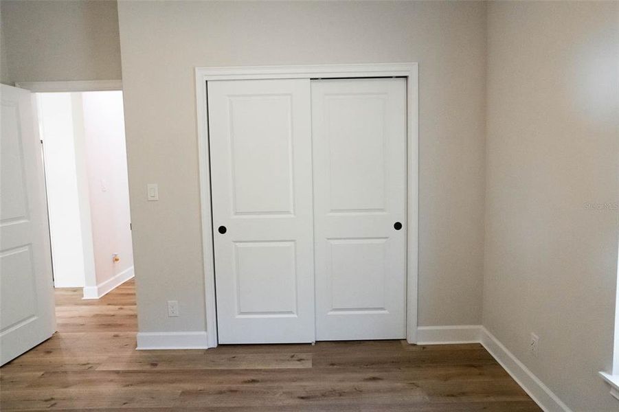 Spacious, unfurnished interior of a new home in , Weeki Wachee (Image 21).