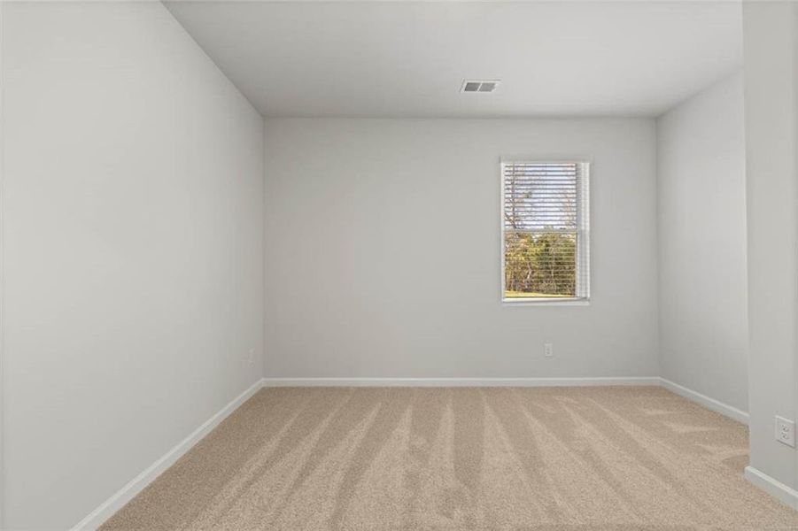 Spacious, unfurnished interior of a new home in Shoal Creek, Hampton (Image 7).