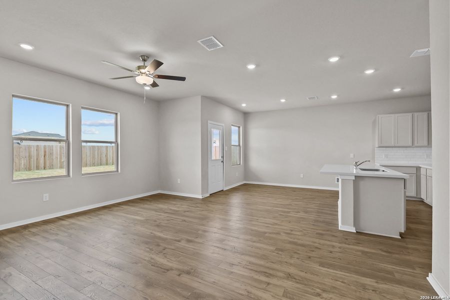 Spacious, unfurnished interior of a new home in Hickory Ridge, Elmendorf (Image 32). Spacious, unfurnished interior of a new home in Hickory Ridge, Elmendorf (Image 32).