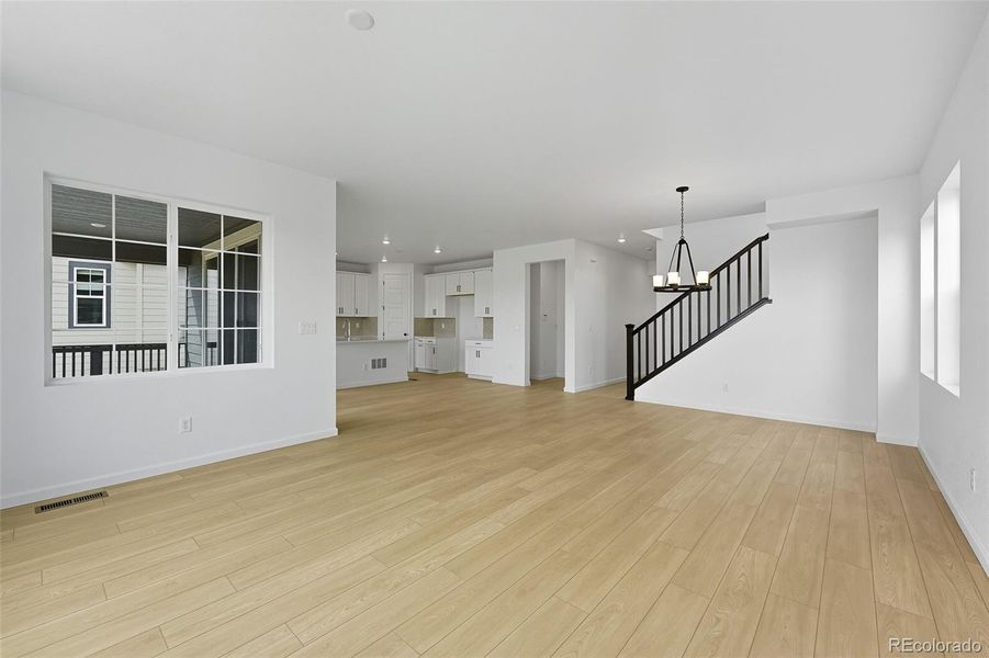 8828 Whiteclover ~ Ready Now