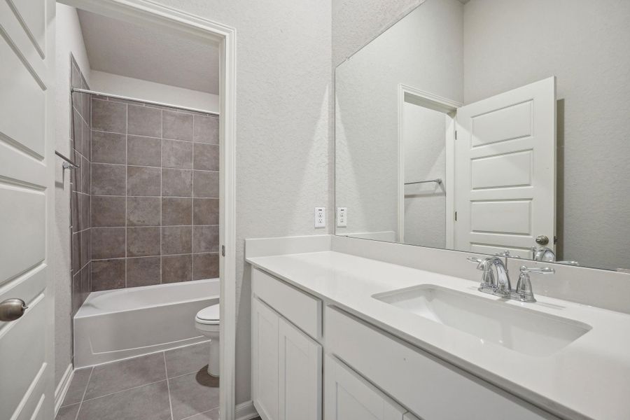 Furnished interior view inside a new home in Kingdom Heights, Rosenberg (Image 17).