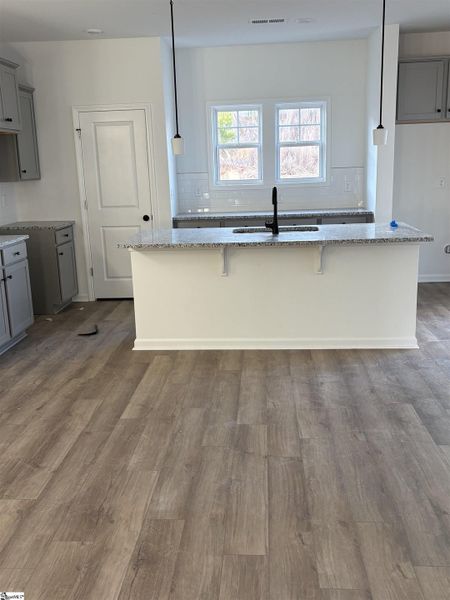 Spacious, unfurnished interior of a new home in Hazelwood, Boiling Springs (Image 8).