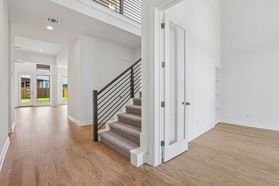 Spacious, unfurnished interior of a new home in 6 Creeks, Kyle (Image 25). Spacious, unfurnished interior of a new home in 6 Creeks, Kyle (Image 25).