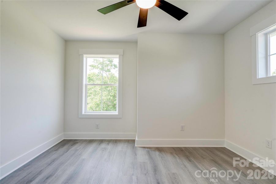 Spacious, unfurnished interior of a new home in , Kings Mountain (Image 37).