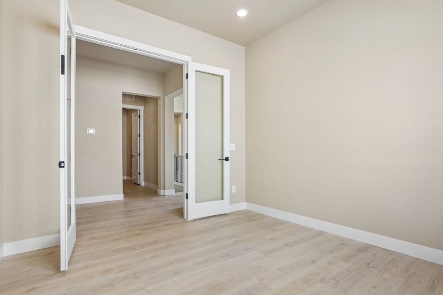 Spacious, unfurnished interior of a new home in Jackson Creek North, Monument (Image 39).