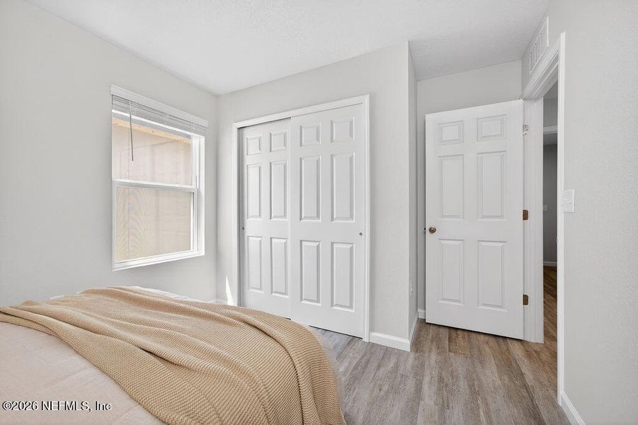 Spacious, unfurnished interior of a new home in , Jacksonville (Image 20).