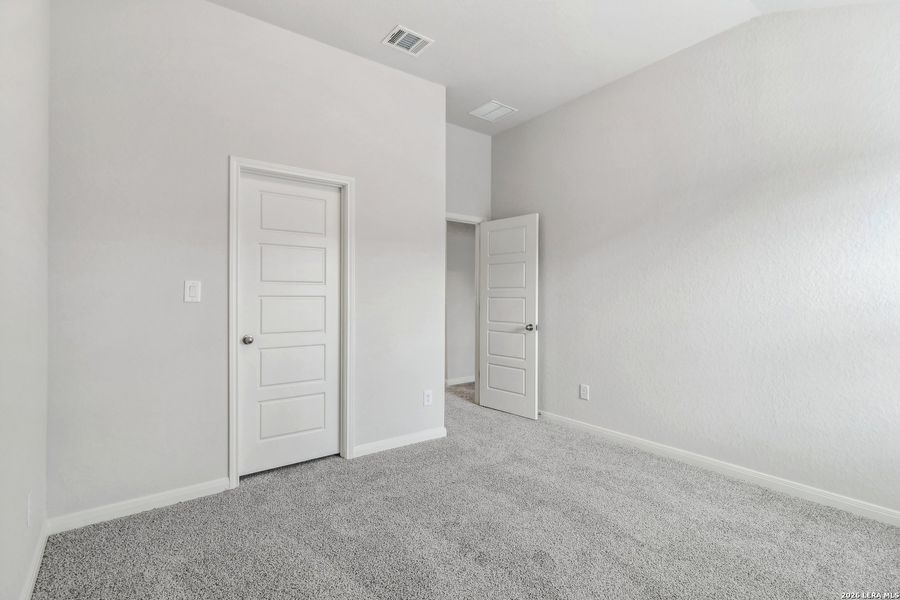 Spacious, unfurnished interior of a new home in , San Antonio (Image 26).