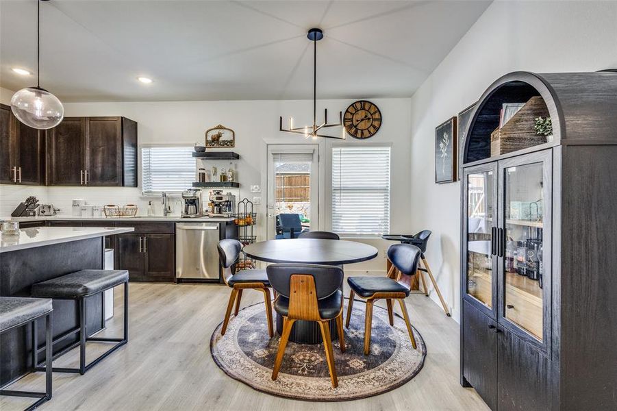 Furnished interior view inside a new home in Rolling Ridge, Van Alstyne (Image 25). Furnished interior view inside a new home in Rolling Ridge, Van Alstyne (Image 25).