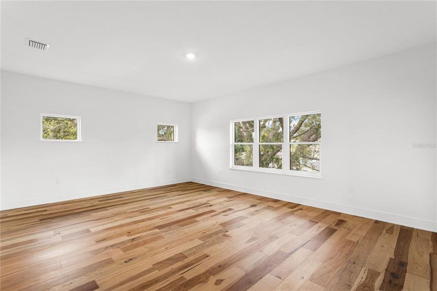 Spacious, unfurnished interior of a new home in Wyoming Estates, Tampa (Image 22). Spacious, unfurnished interior of a new home in Wyoming Estates, Tampa (Image 22).