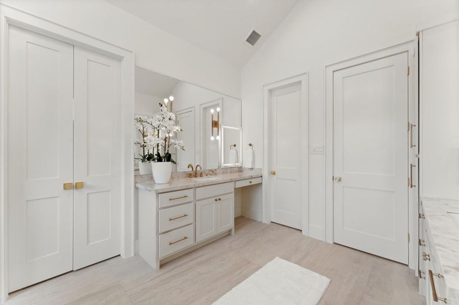 Image 10 of a home in .