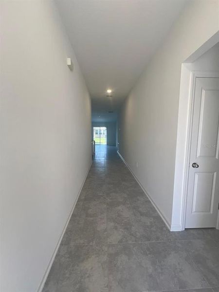 Spacious, unfurnished interior of a new home in Astonia: Estate Collection, Davenport (Image 11).