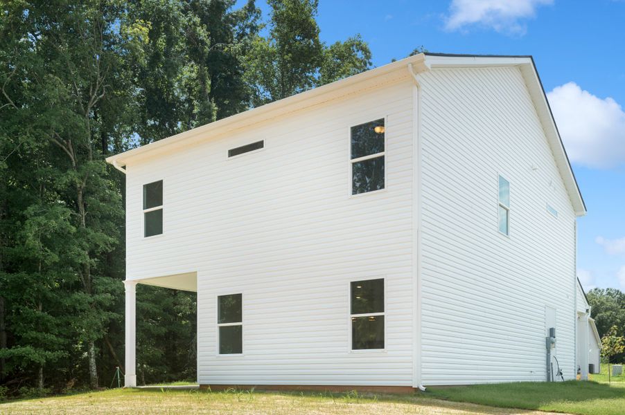 Exterior details and patio area of a home in Jackson Hills, Clarksville (Image 4).