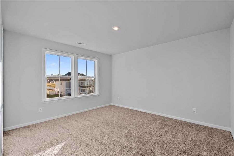 Spacious, unfurnished interior of a new home in Rogers Spring, Graham (Image 39).